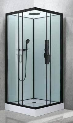 Kamar Mandi Modern Dan Kerangka Hitam Dengan Piring Dan Atap